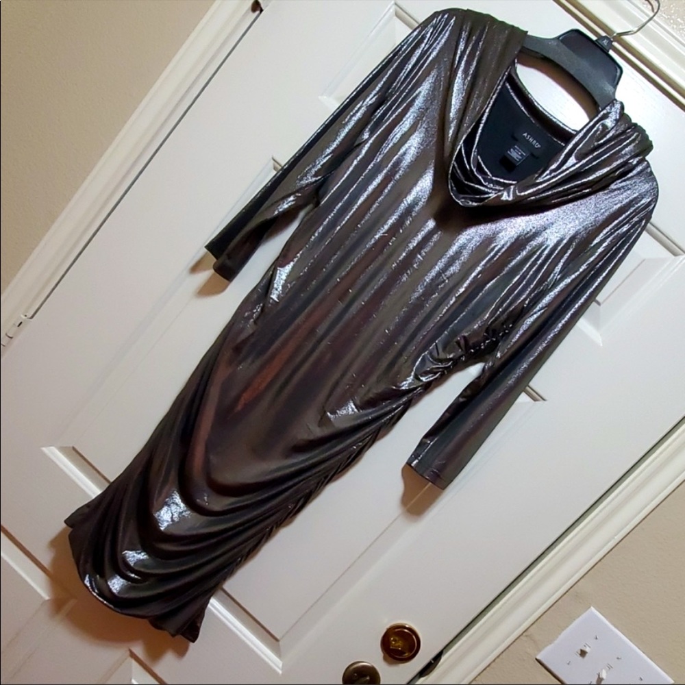 🔥Ashro Rouched Dress.     NWOT